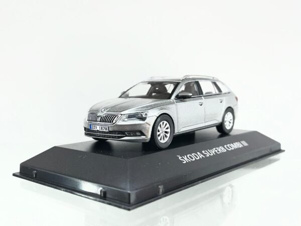 ŠKODA SUPERB COMBI III
