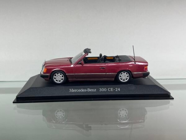 Mercedes-Benz 300 CE-24