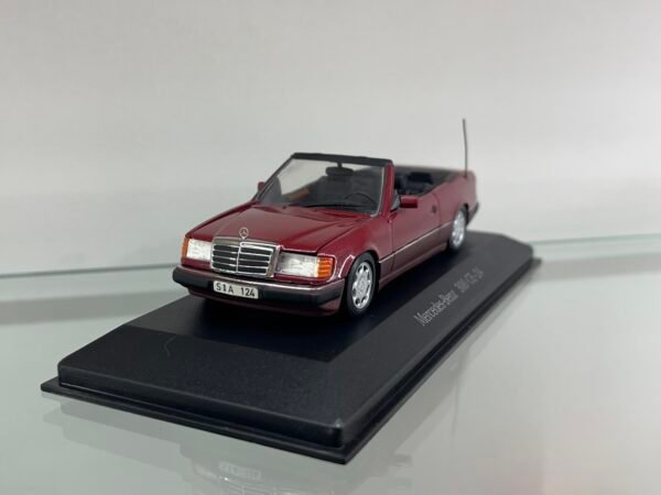 Mercedes-Benz 300 CE-24