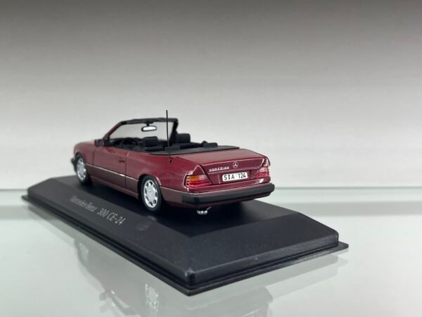 Mercedes-Benz 300 CE-24