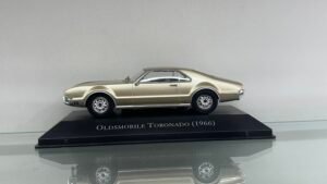 OLDSMOBILE TORONADO (1966)