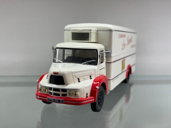 camion Unic ZU 66D Puymorens Frigo "Leo Schmitt".