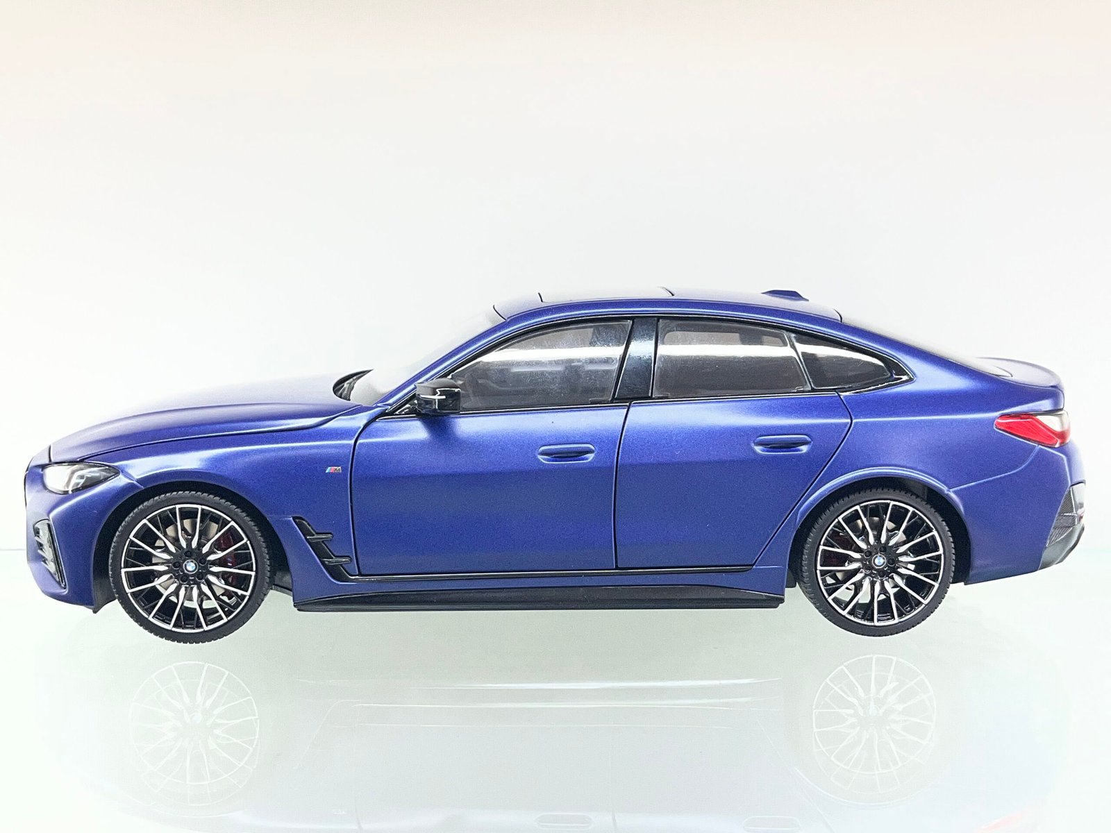 18 BMW 3.0 CSL Custom Version