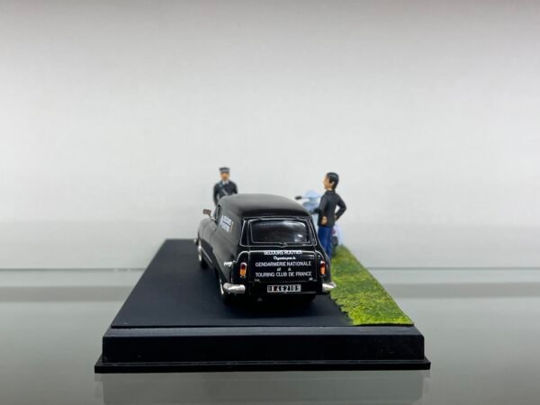 Simca Aronde Messagère de la Gendarmerie.