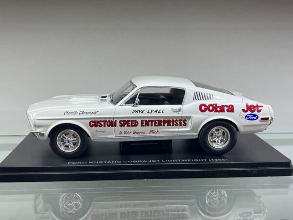 Ford Mustang Cobra Jet Lightweight de 1968.