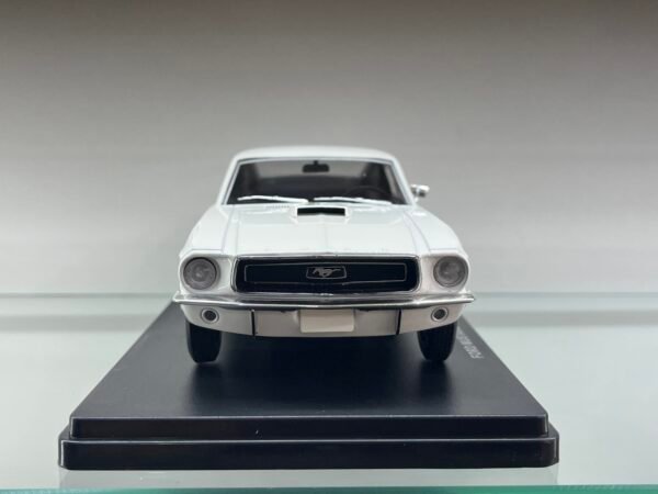 Ford Mustang Cobra Jet Lightweight de 1968.