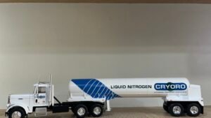 Freightliner FLC 120 64T